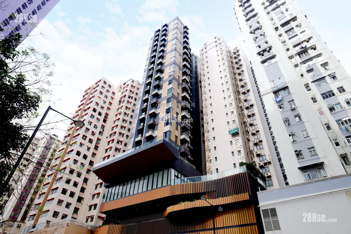 building outlook: Edition 178 Sell Studio , 1 Bathroom 312 ft²