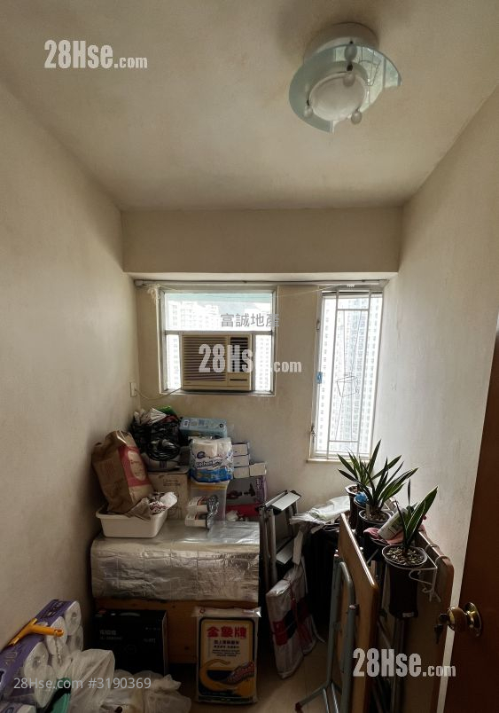 宏景花园 售盘 3 房 , 2 浴室 572 平方尺