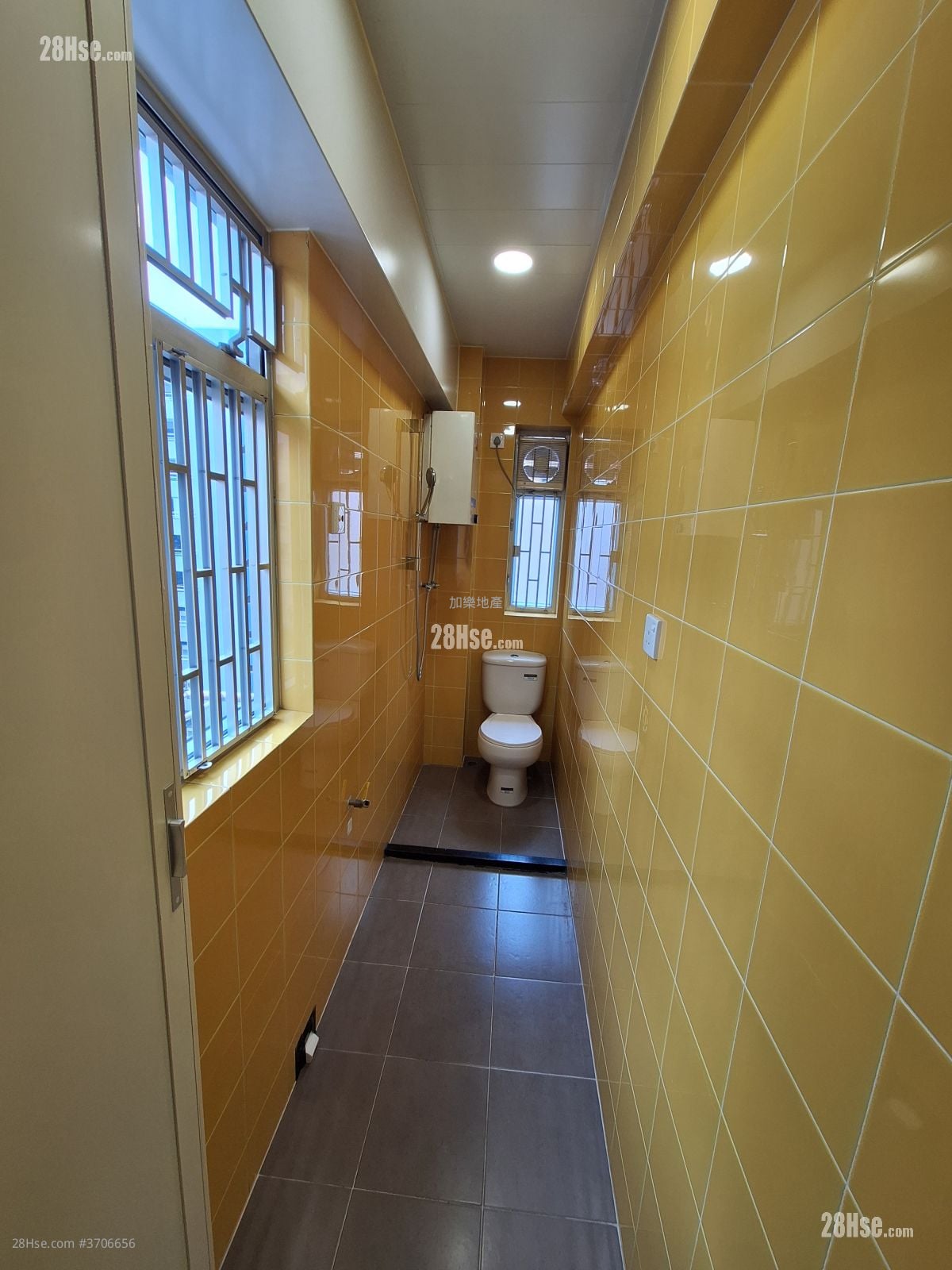 红湾阁 售盘 3 房 , 2 浴室 647 平方尺