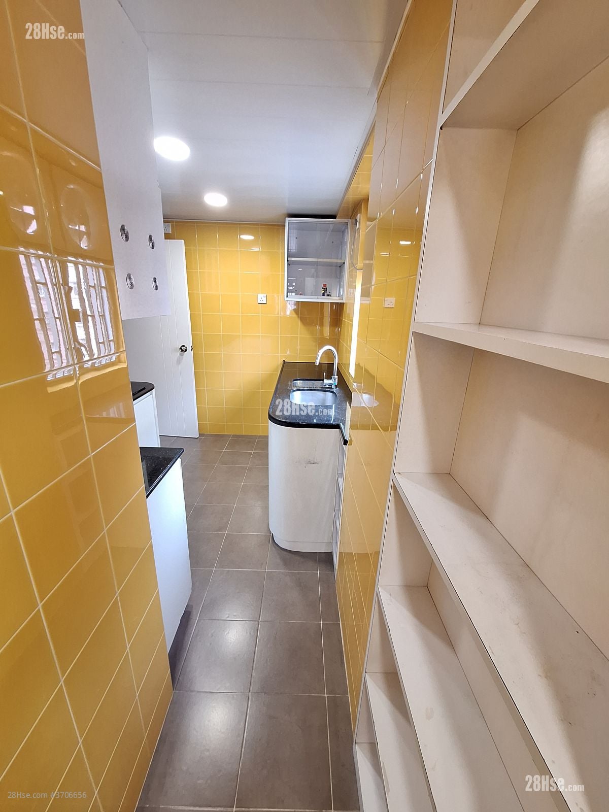 红湾阁 售盘 3 房 , 2 浴室 647 平方尺