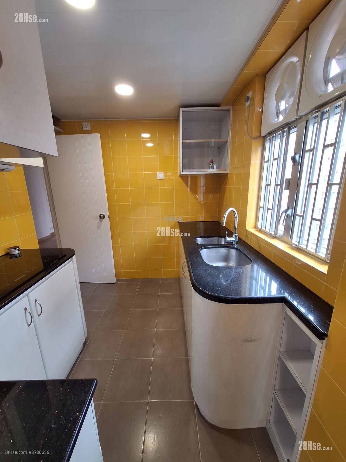 红湾阁 售盘 3 房 , 2 浴室 647 平方尺