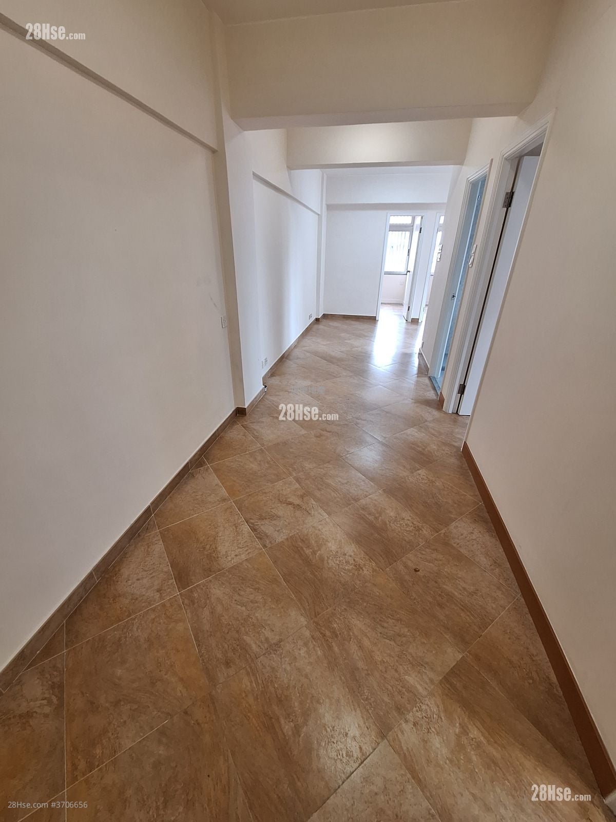 红湾阁 售盘 3 房 , 2 浴室 647 平方尺