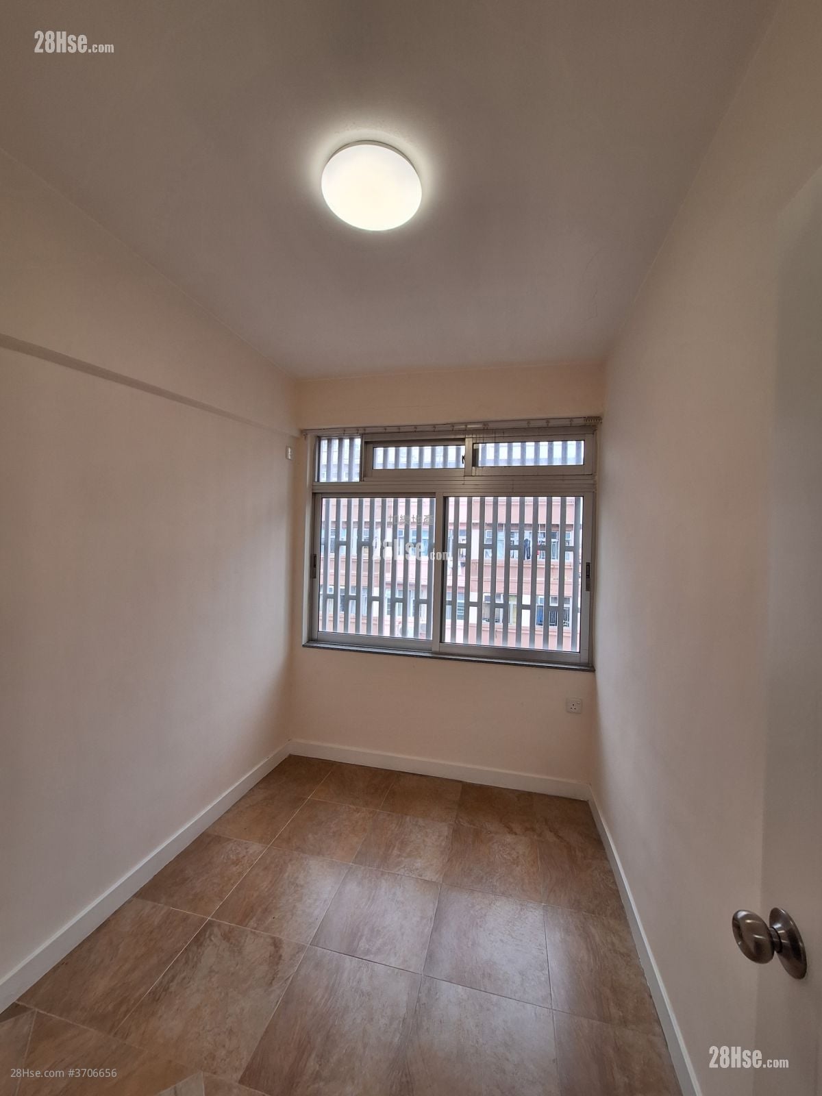 红湾阁 售盘 3 房 , 2 浴室 647 平方尺