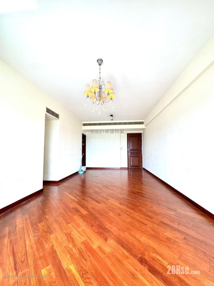 御金国峯 售盘 4 房 , 3 浴室 1,139 平方尺