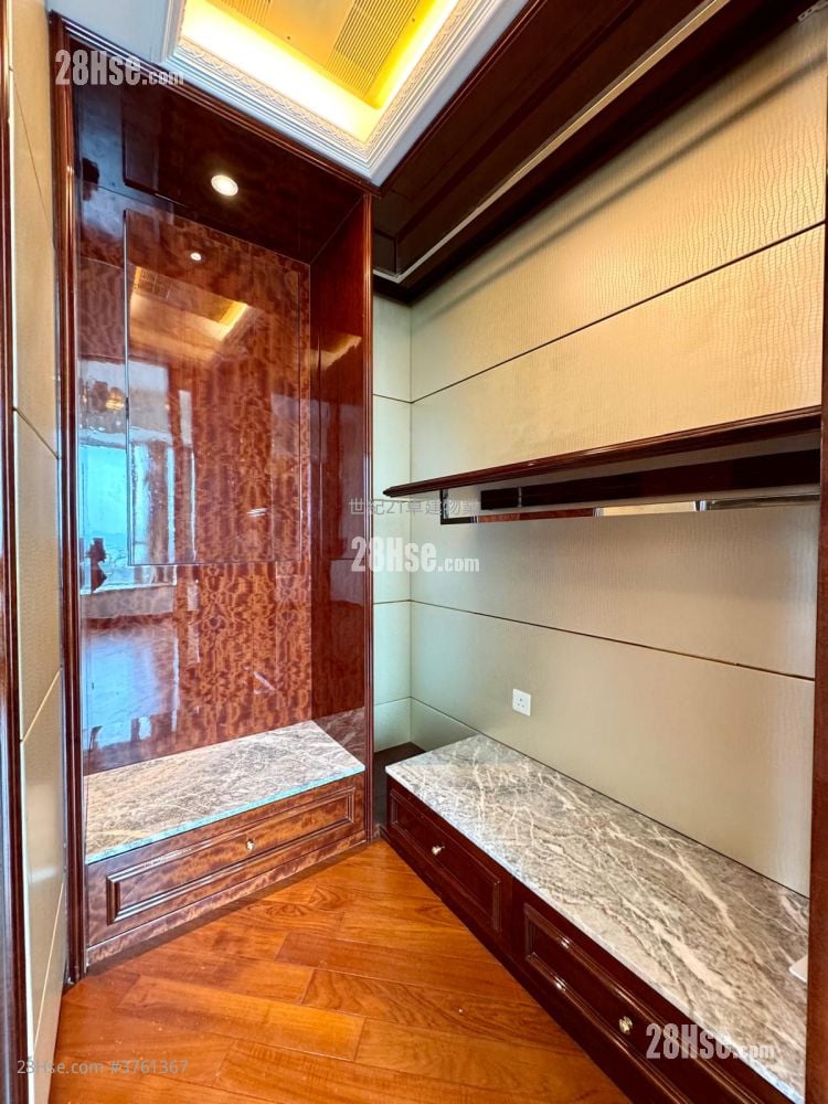 御金国峯 售盘 4 房 , 3 浴室 1,139 平方尺