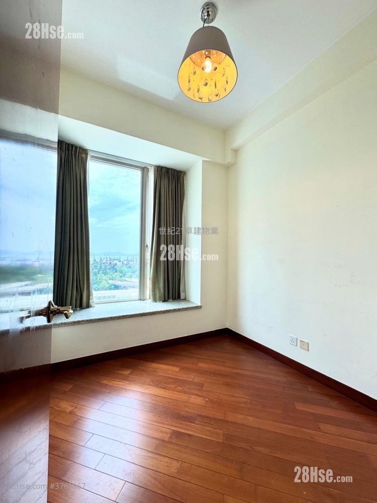 御金国峯 售盘 4 房 , 3 浴室 1,139 平方尺