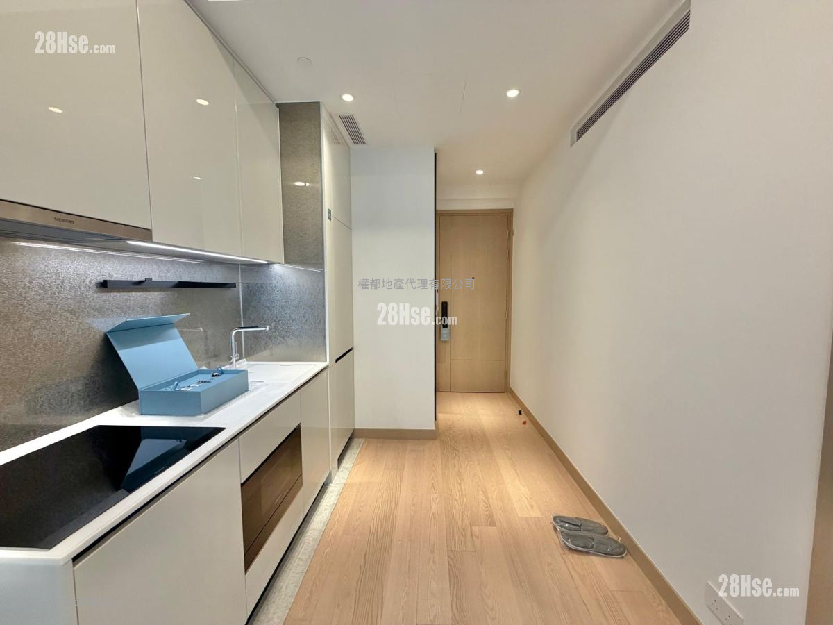 Seasons Place 租盤 1 房 , 1 浴室 323 平方呎