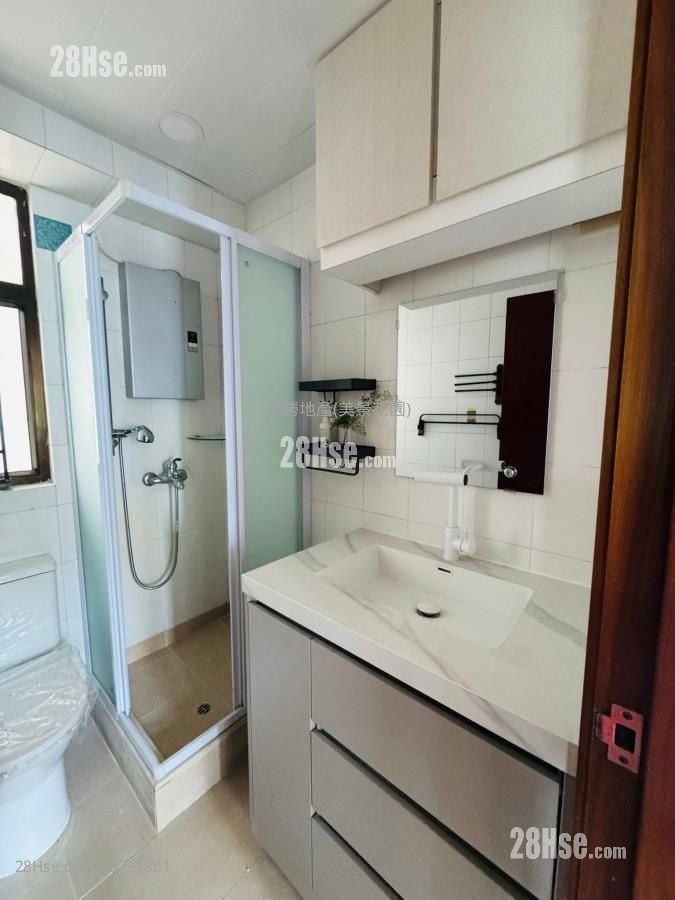 Mayfair Gardens Sell 2 Bedrooms , 1 Bathroom 445 ft²