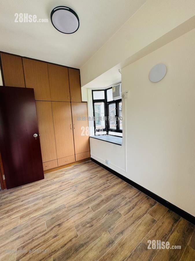 Mayfair Gardens Sell 2 Bedrooms , 1 Bathroom 445 ft²