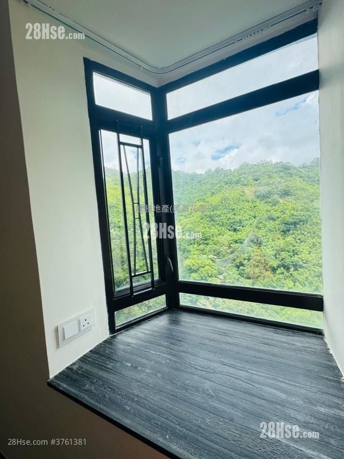 Mayfair Gardens Sell 2 Bedrooms , 1 Bathroom 445 ft²