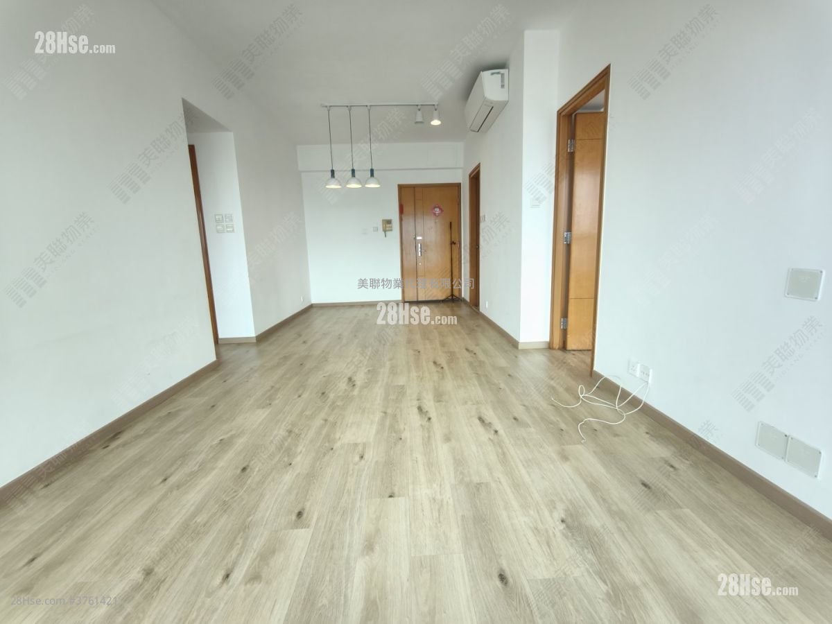 The Bloomsville Sell 3 Bedrooms , 2 Bathrooms 704 ft²