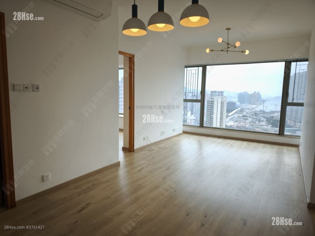 The Bloomsville Sell 3 Bedrooms , 2 Bathrooms 704 ft²