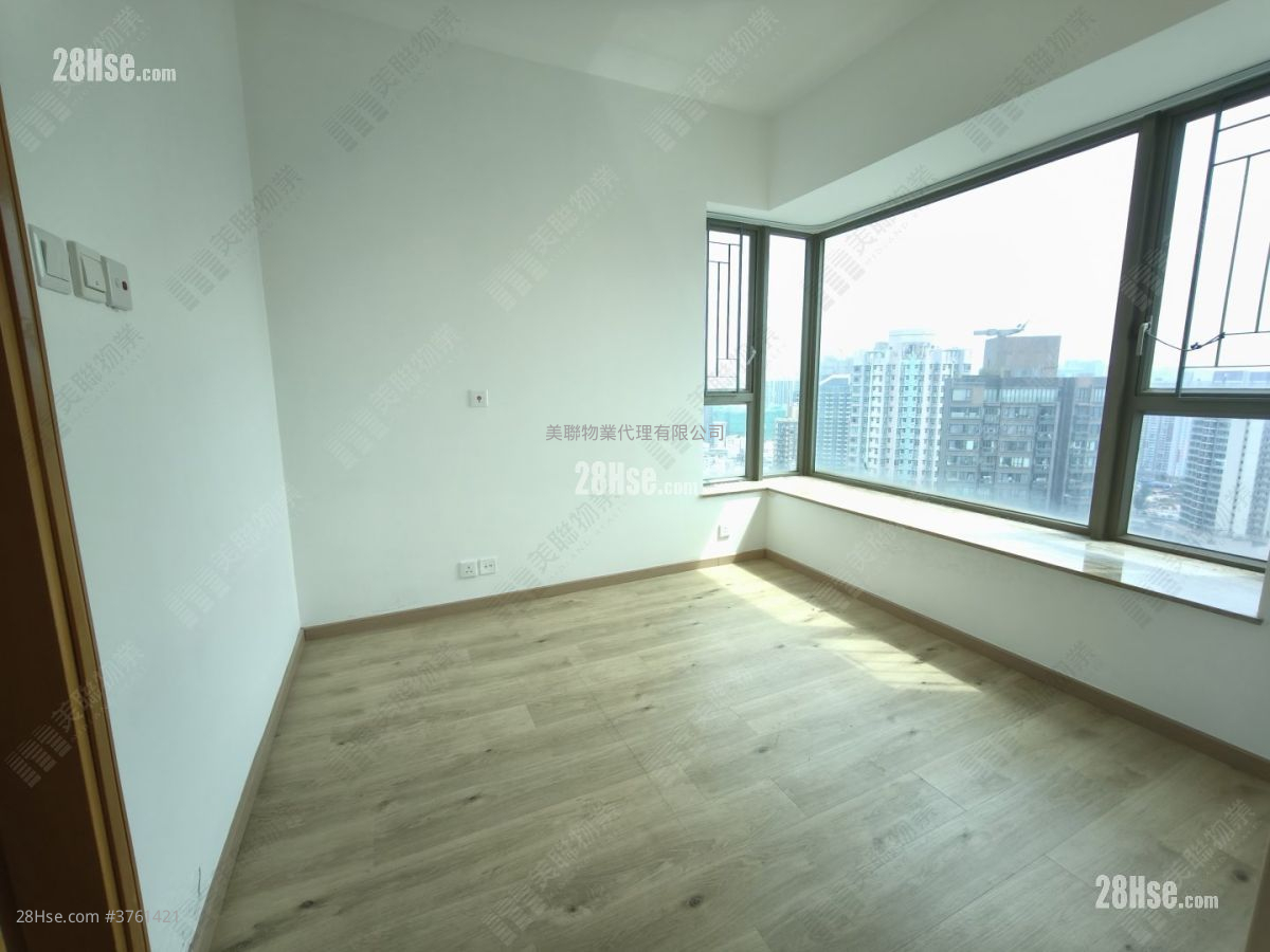 The Bloomsville Sell 3 Bedrooms , 2 Bathrooms 704 ft²