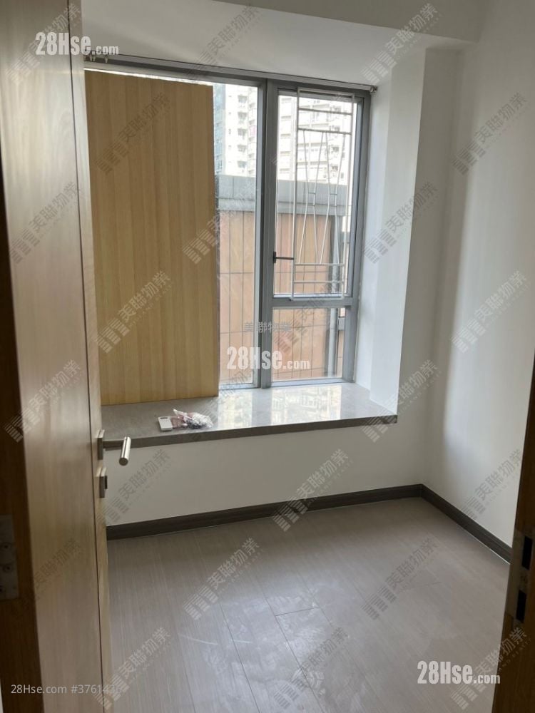 The Reach Sell 3 Bedrooms , 2 Bathrooms 660 ft²