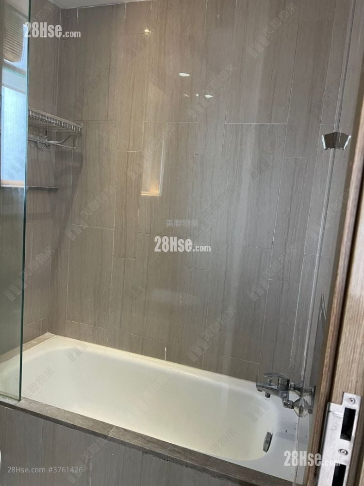 The Reach Sell 3 Bedrooms , 2 Bathrooms 660 ft²