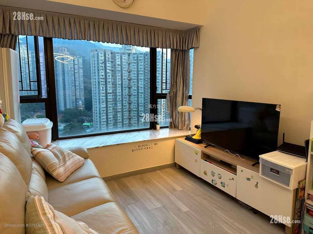 Castello Sell 2 Bedrooms , 1 Bathroom 547 ft²