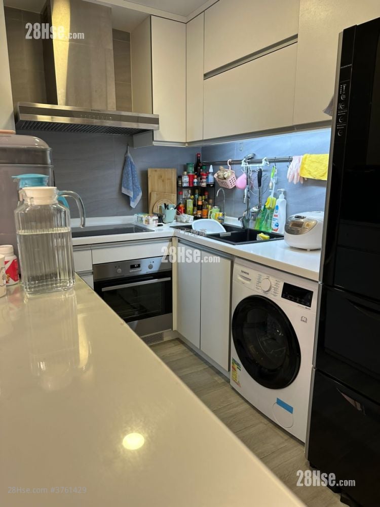 Castello Sell 2 Bedrooms , 1 Bathroom 547 ft²