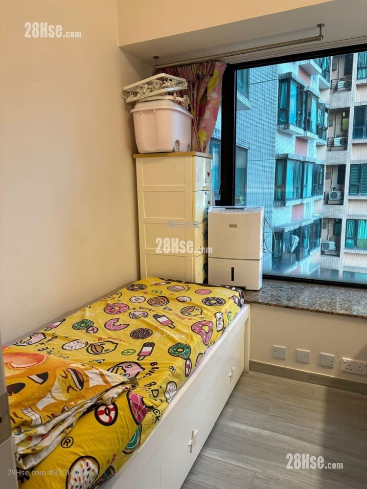 Castello Sell 2 Bedrooms , 1 Bathroom 547 ft²