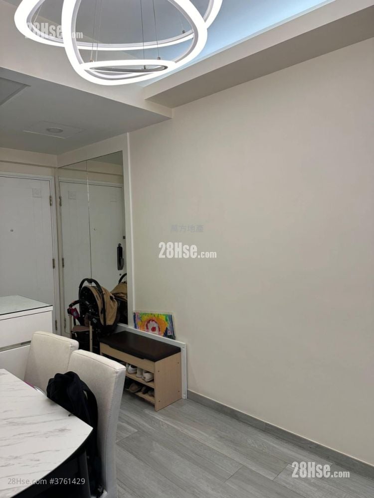 Castello Sell 2 Bedrooms , 1 Bathroom 547 ft²