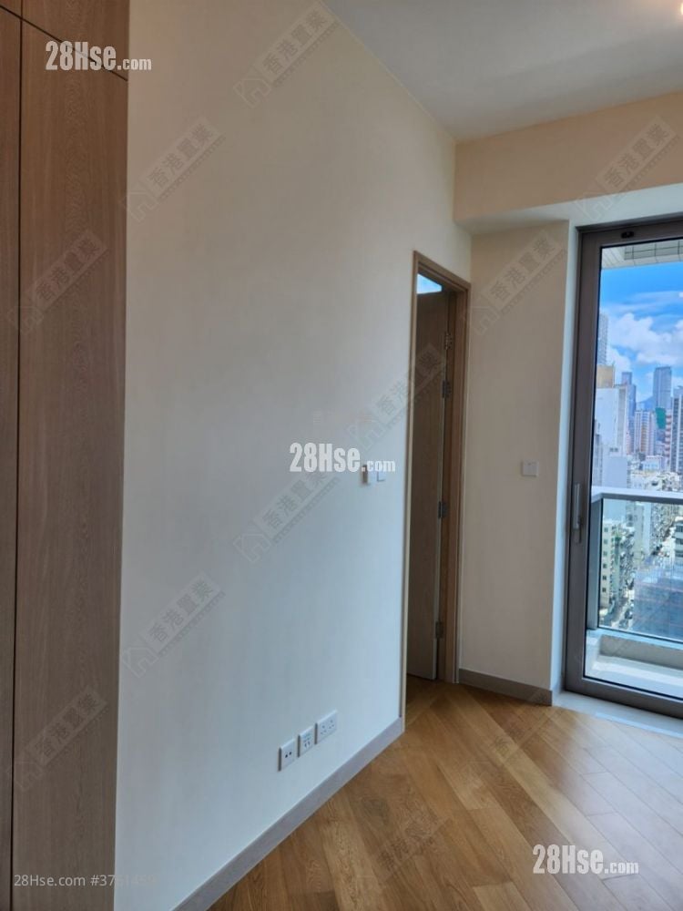 One Soho Sell 1 Bedroom , 1 Bathroom 299 ft²