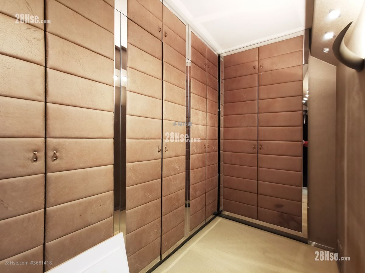 Le Cachet Sell 2 Bedrooms , 1 Bathroom 534 ft²