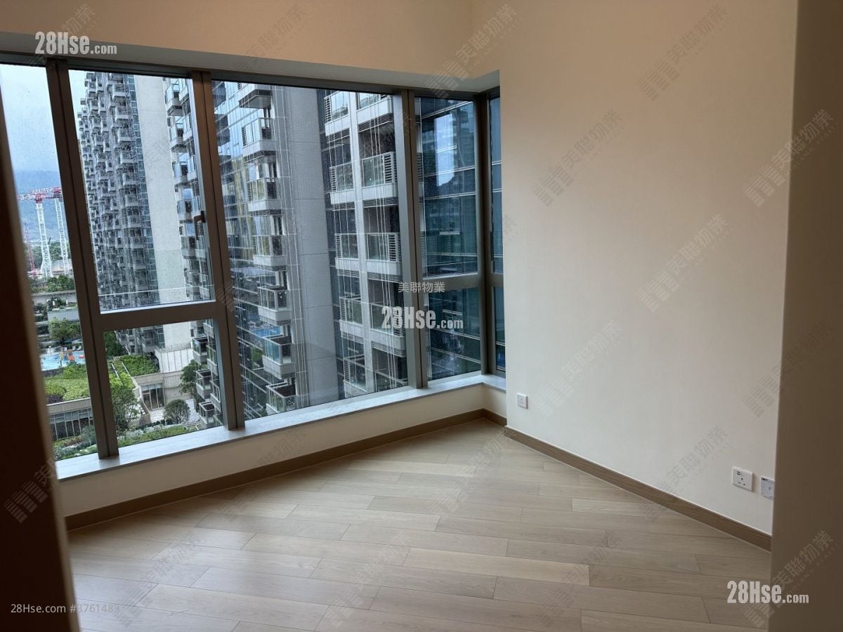 Grand Mayfair  Sell 3 Bedrooms , 2 Bathrooms 668 ft²