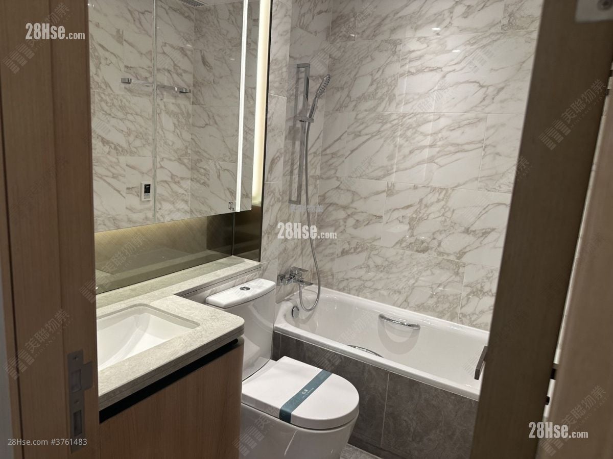 Grand Mayfair  Sell 3 Bedrooms , 2 Bathrooms 668 ft²