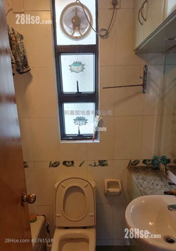 Heng Fa Chuen Sell 2 Bedrooms , 1 Bathroom 475 ft²