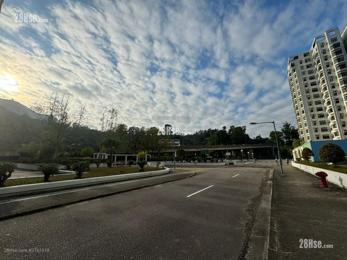 Heng Fa Chuen Sell 2 Bedrooms , 1 Bathroom 475 ft²