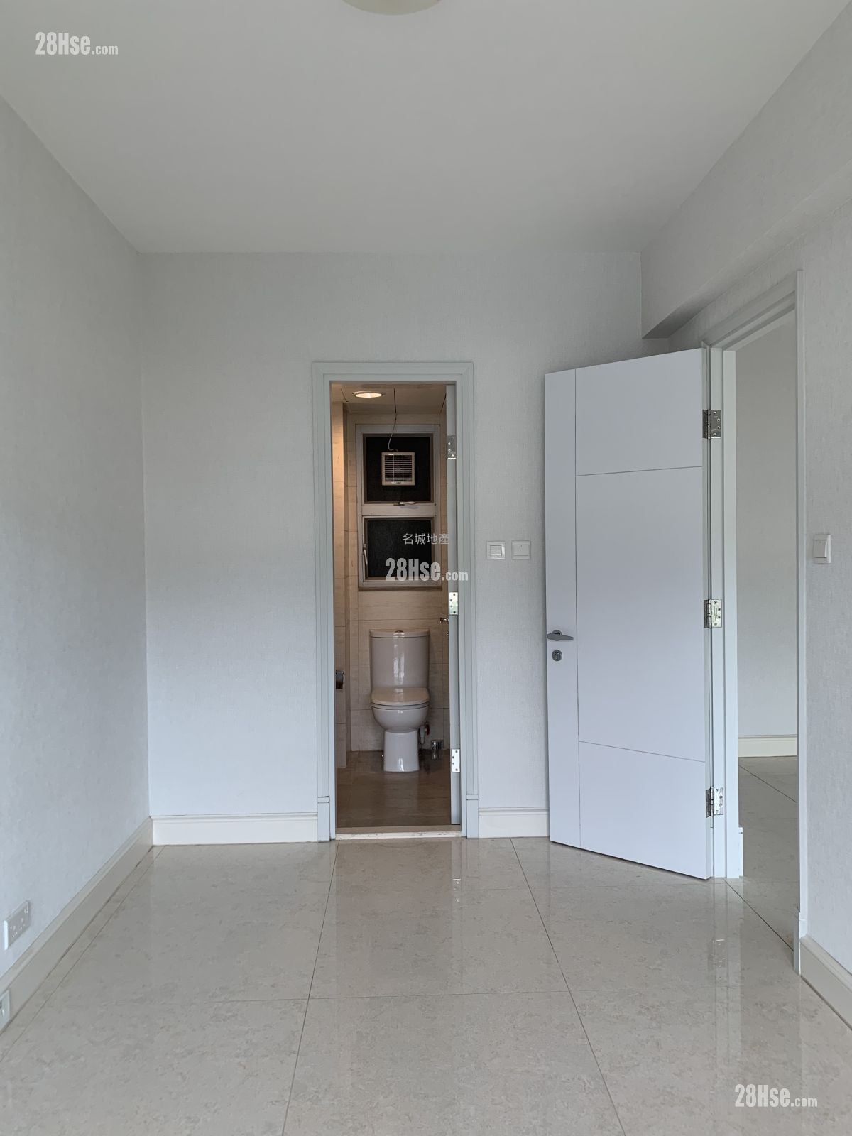 名城 售盘 3 房 , 2 浴室 757 平方尺