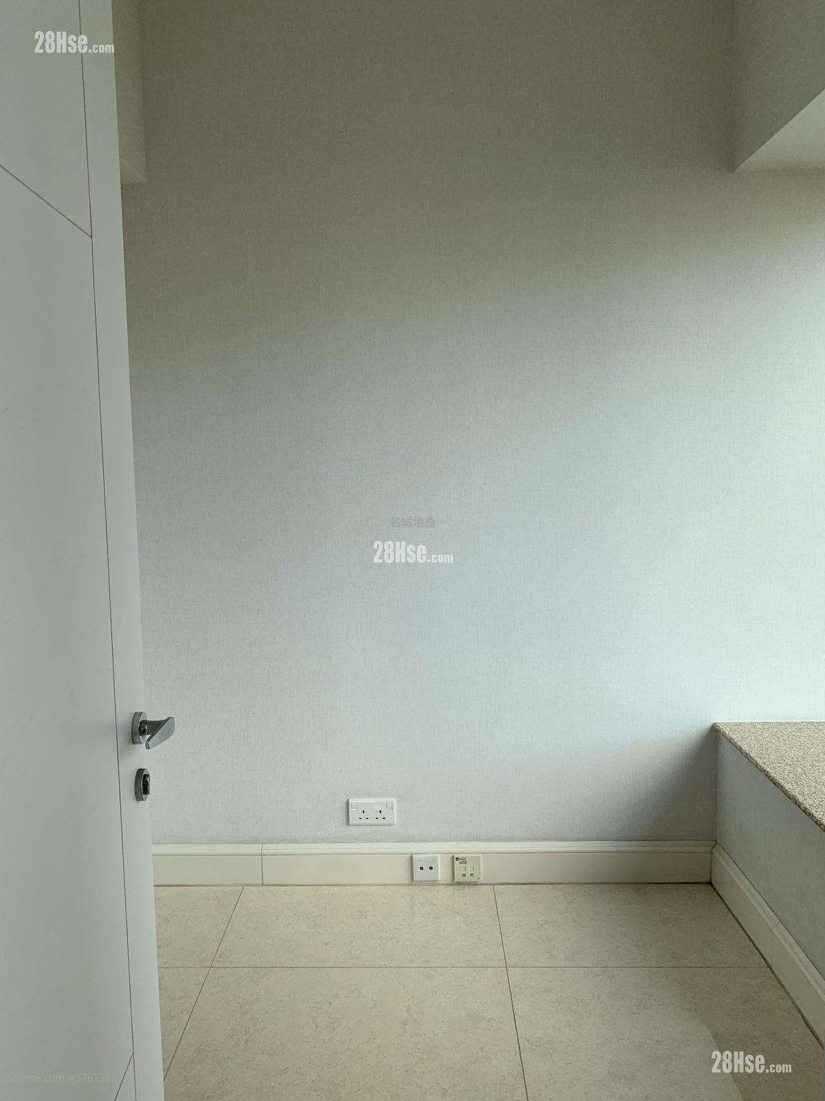 名城 售盘 3 房 , 2 浴室 757 平方尺