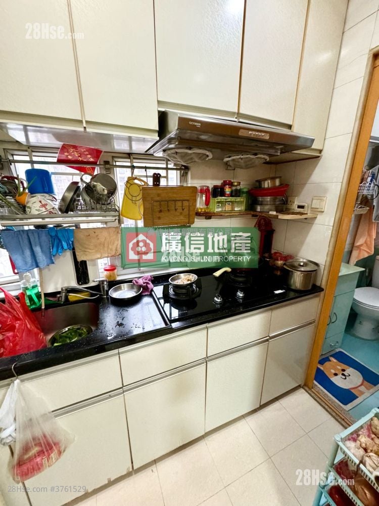 Shun Lee Building Sell 2 Bedrooms , 1 Bathroom 443 ft²