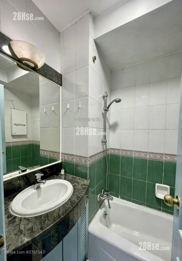 欣荣花园 售盘 4 房 , 2 浴室 777 平方尺