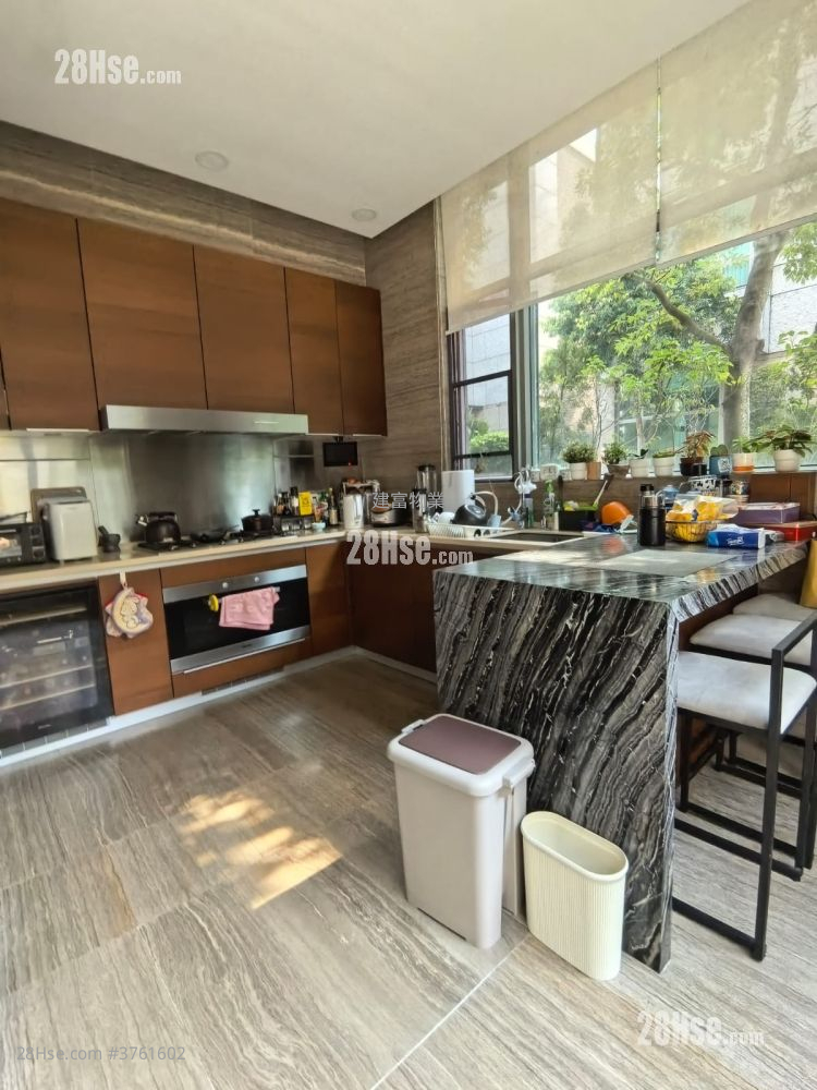 Phase I Of Park Villa Sell 5+ Bedrooms , 5+ Bathrooms 3,484 ft²