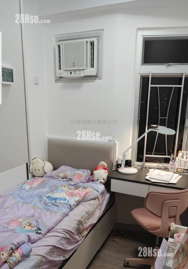 Kam Fung Garden Sell 3 Bedrooms , 1 Bathroom 527 ft²