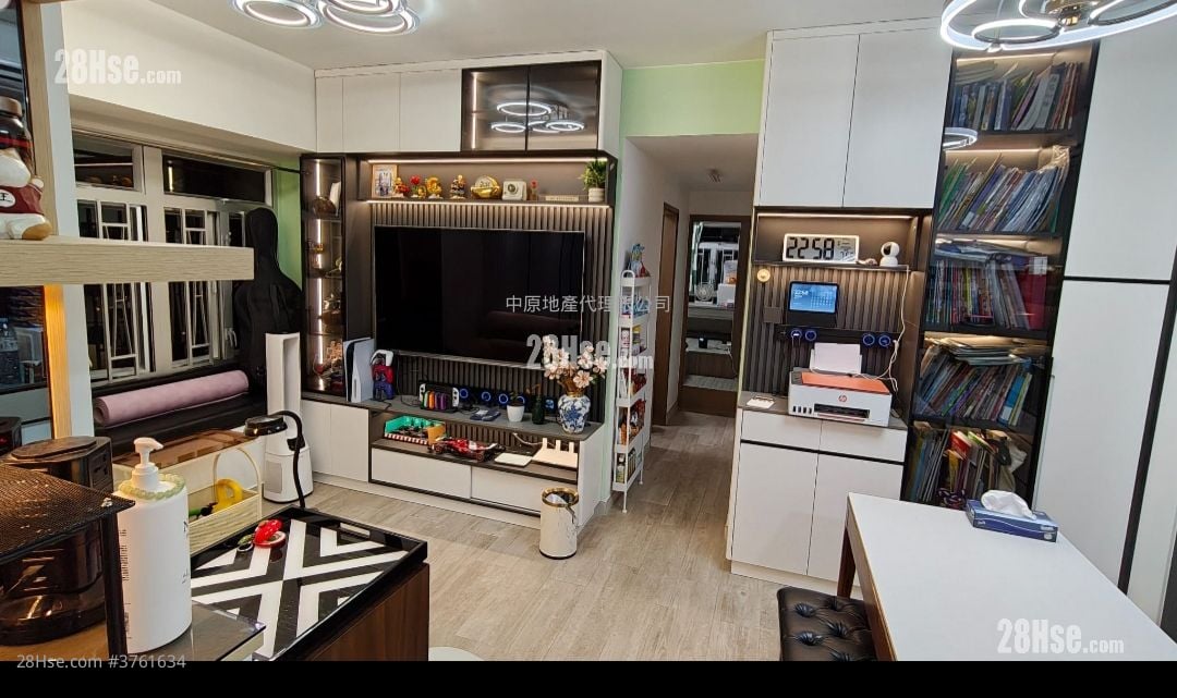 Kam Fung Garden Sell 3 Bedrooms , 1 Bathroom 527 ft²