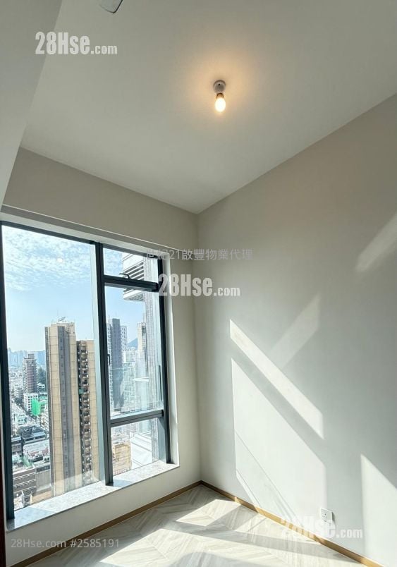 Eight Southpark Rental 2 Bedrooms , 1 Bathroom 342 ft²