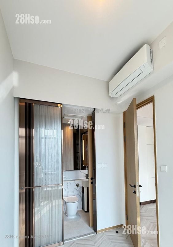 Eight Southpark Rental 2 Bedrooms , 1 Bathroom 342 ft²