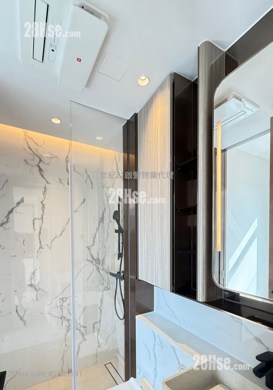 Eight Southpark Rental 2 Bedrooms , 1 Bathroom 342 ft²