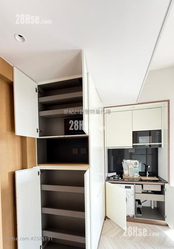 Eight Southpark Rental 2 Bedrooms , 1 Bathroom 342 ft²