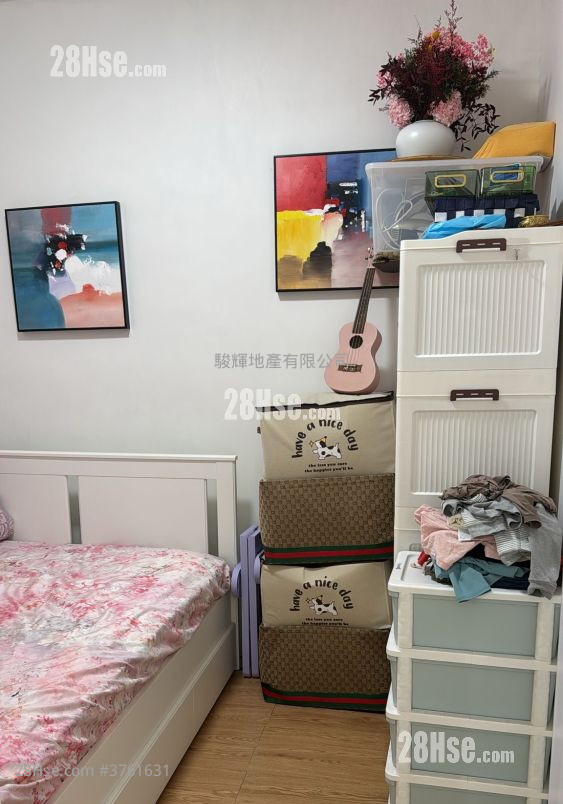 New Knutsford House Sell 2 Bedrooms , 1 Bathroom 465 ft²