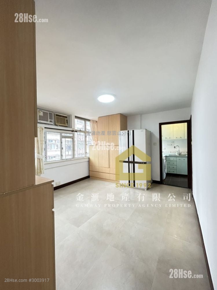 Fung Chuen Court Sell 3 Bedrooms , 1 Bathroom 598 ft²