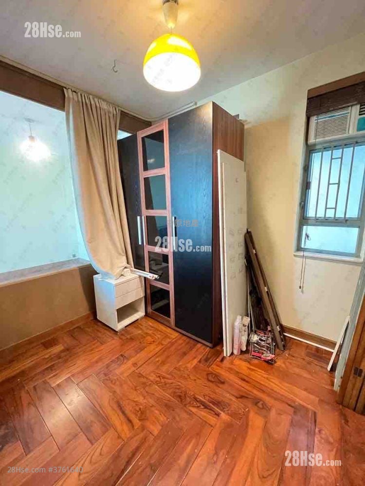 Seaview Crescent Sell 3 Bedrooms , 3 Bathrooms 855 ft²