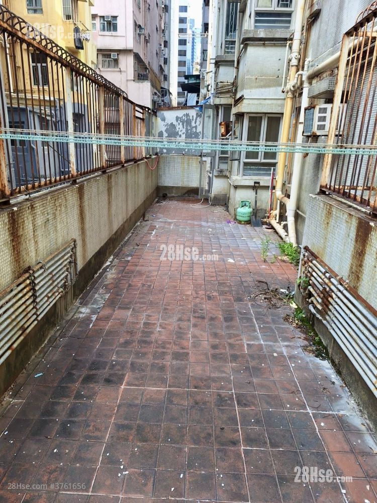 协辉大厦 售盘 3 房 , 1 浴室 377 平方尺