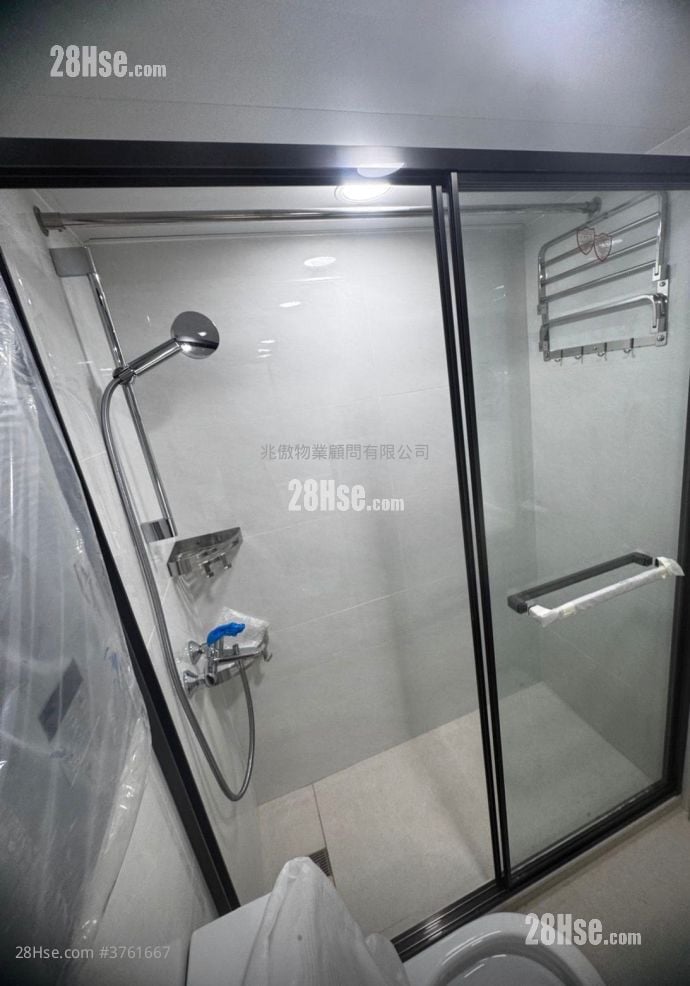 Galaxia Rental 3 Bedrooms , 1 Bathroom 517 ft²