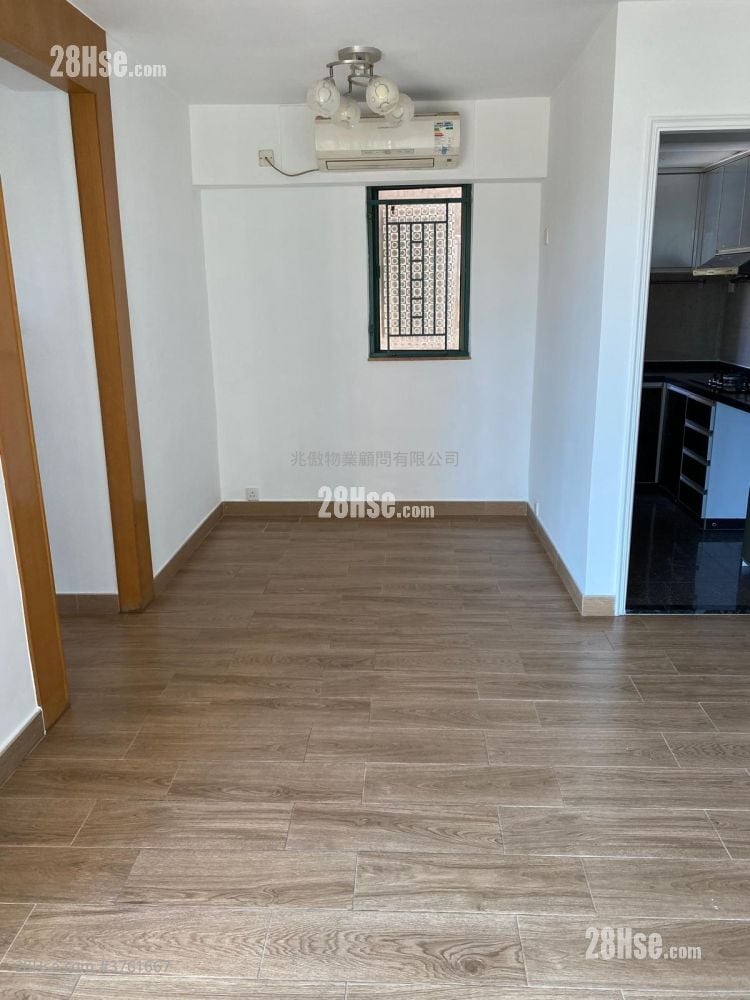 Galaxia Rental 3 Bedrooms , 1 Bathroom 517 ft²