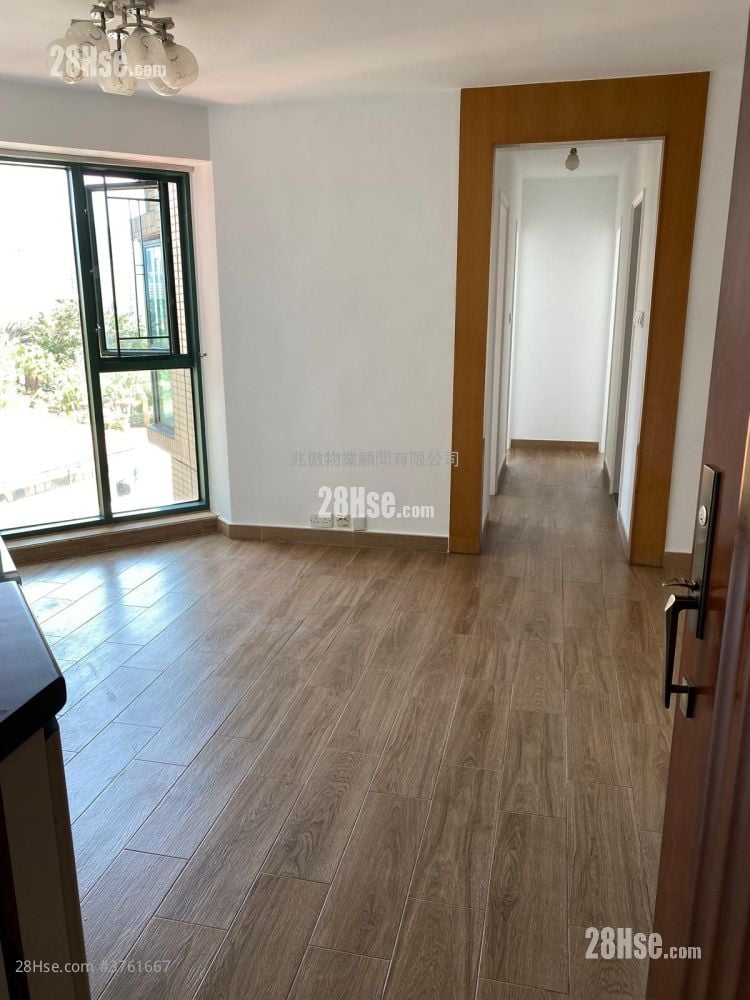 Galaxia Rental 3 Bedrooms , 1 Bathroom 517 ft²