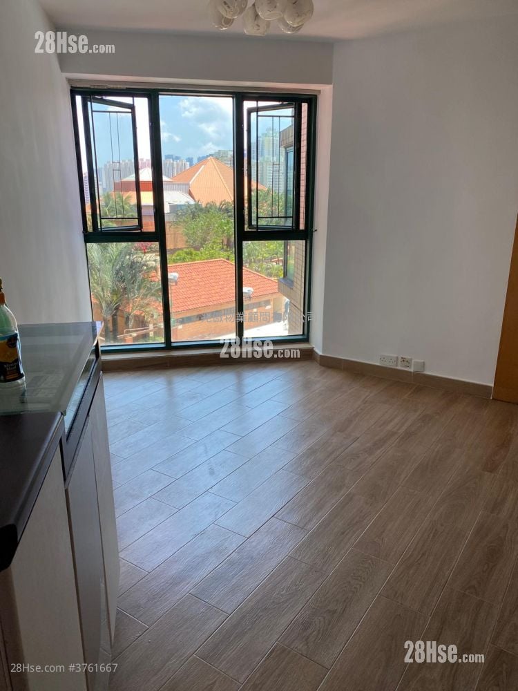 Galaxia Rental 3 Bedrooms , 1 Bathroom 517 ft²