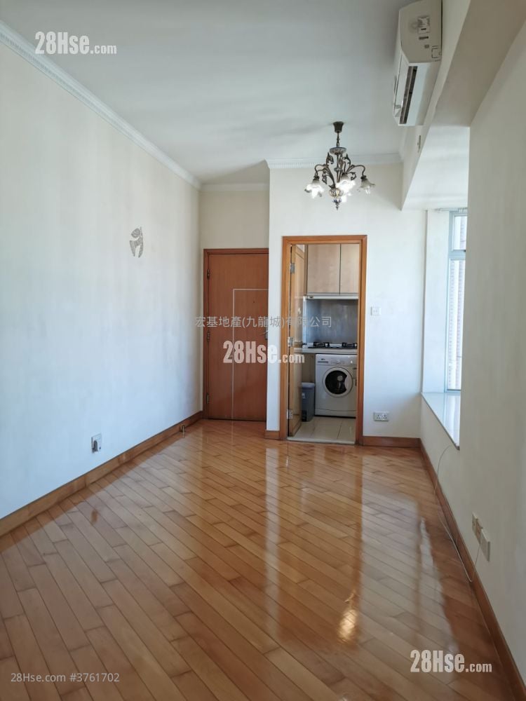 Genius Court Sell 2 Bedrooms , 1 Bathroom 446 ft²