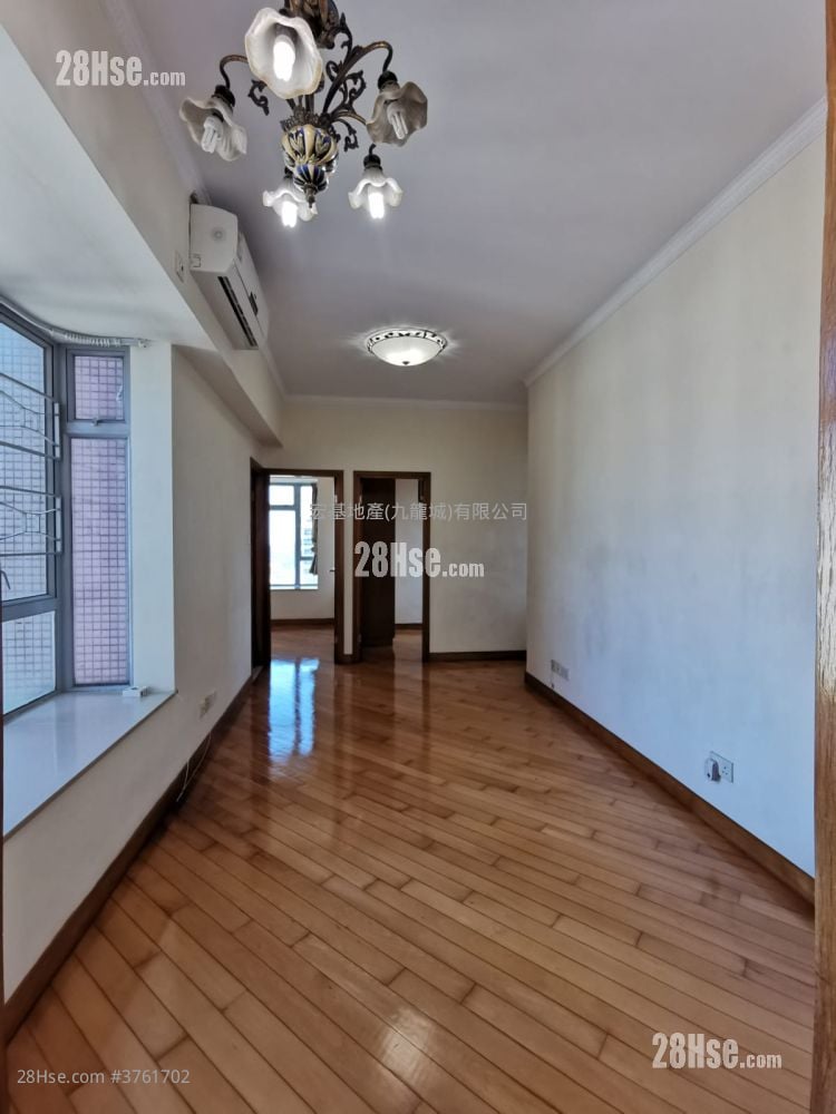 Genius Court Sell 2 Bedrooms , 1 Bathroom 446 ft²